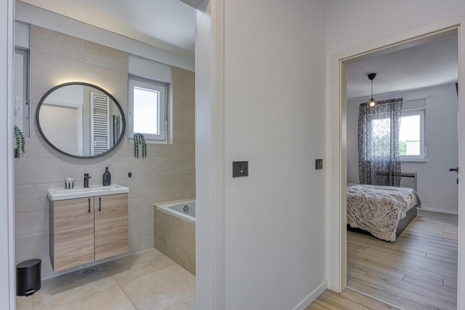 Apartment Modern App Ana With Jacuzzi And Balcony Poreč