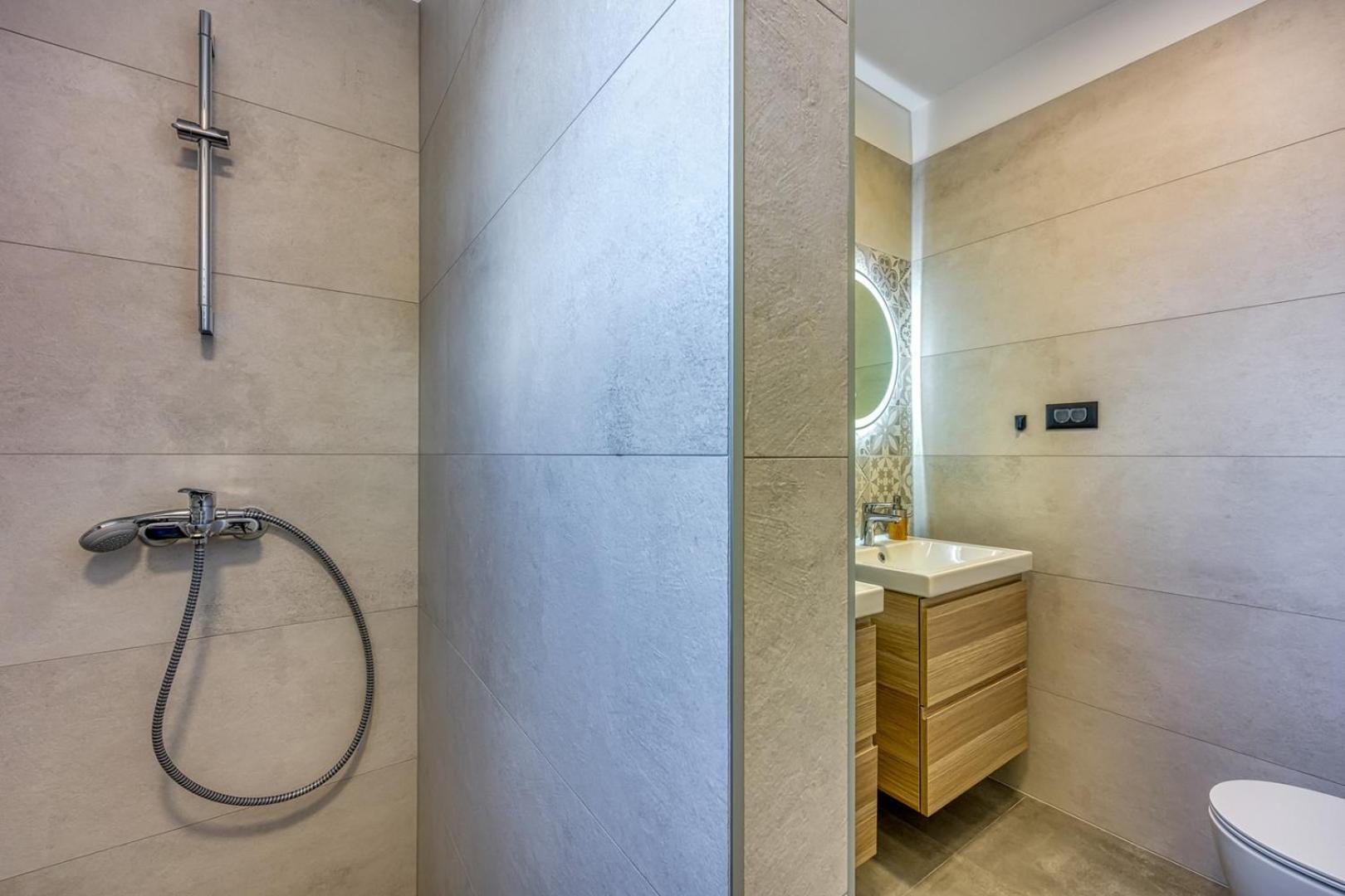 Apartment Modern App Ana With Jacuzzi And Balcony *