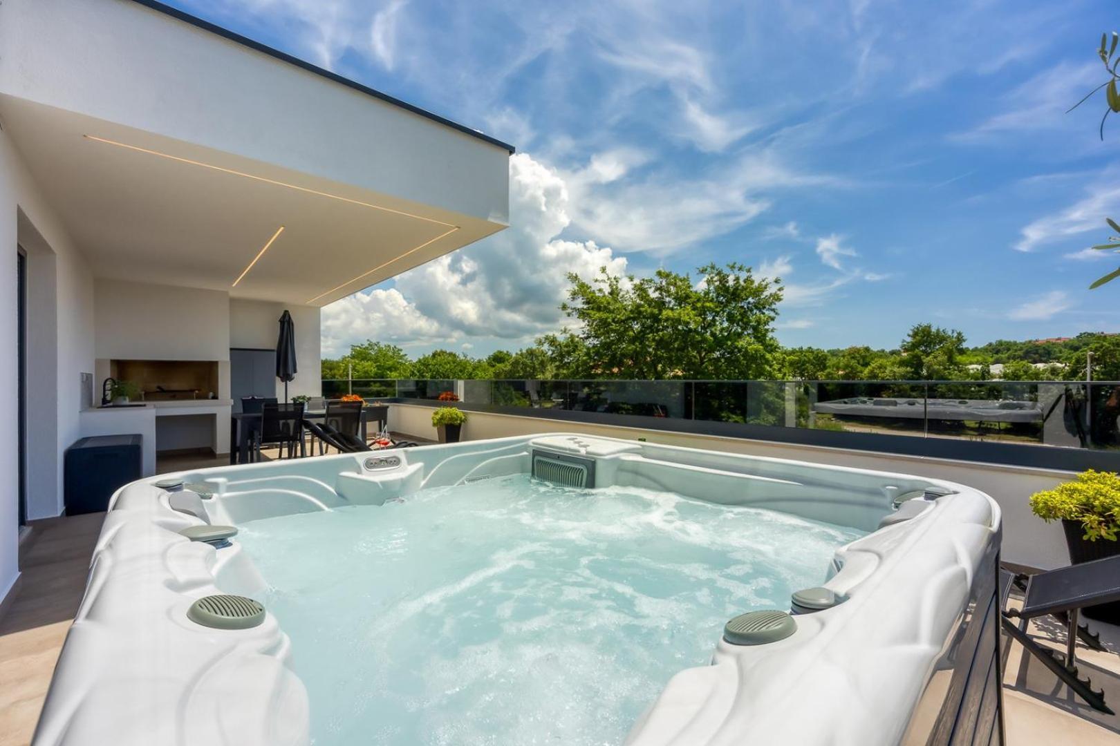 Modern App Ana With Jacuzzi And Balcony * Poreč