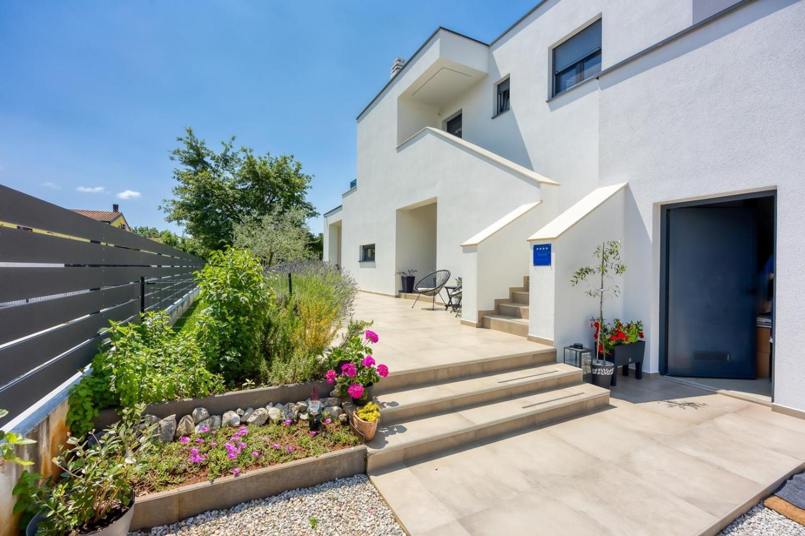 Modern App Ana With Jacuzzi And Balcony Apartment *